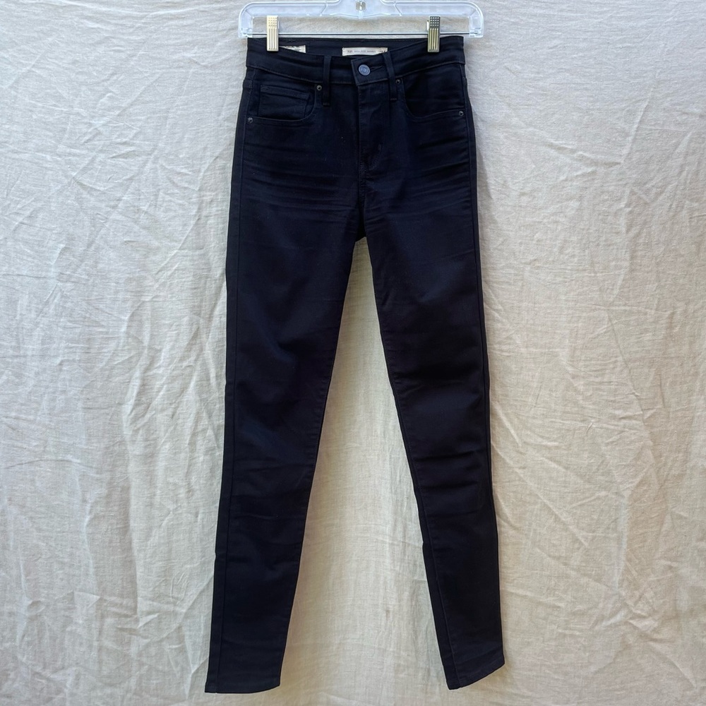 721 Levi’s High Rise Black Skinny Jeans